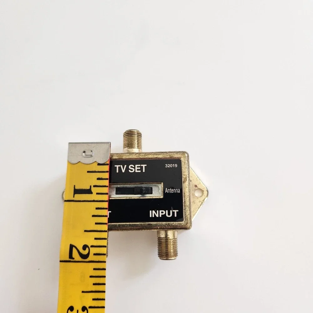 Vintage TV A/B Switch Box Cable Antenna Selector‎ 32019 Gold Tone Coaxial Switch